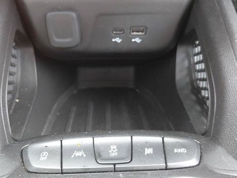 Used 2025 Chevrolet TrailBlazer LT AWD/4WD image 27