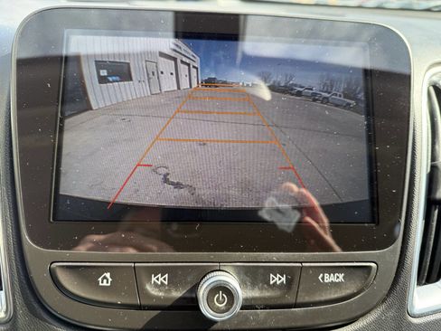 Used 2016 Chevrolet Malibu LT w/ Leather Package image 17