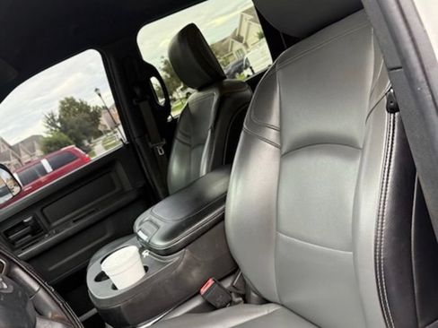 Used 2021 RAM 2500 Tradesman w/ Chrome Appearance Group AWD/4WD image 4