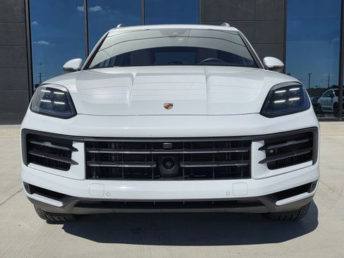 Used 2025 Porsche Cayenne S image 9