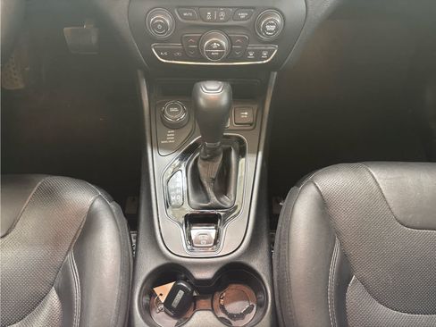 Used 2020 Jeep Cherokee Limited AWD/4WD image 10