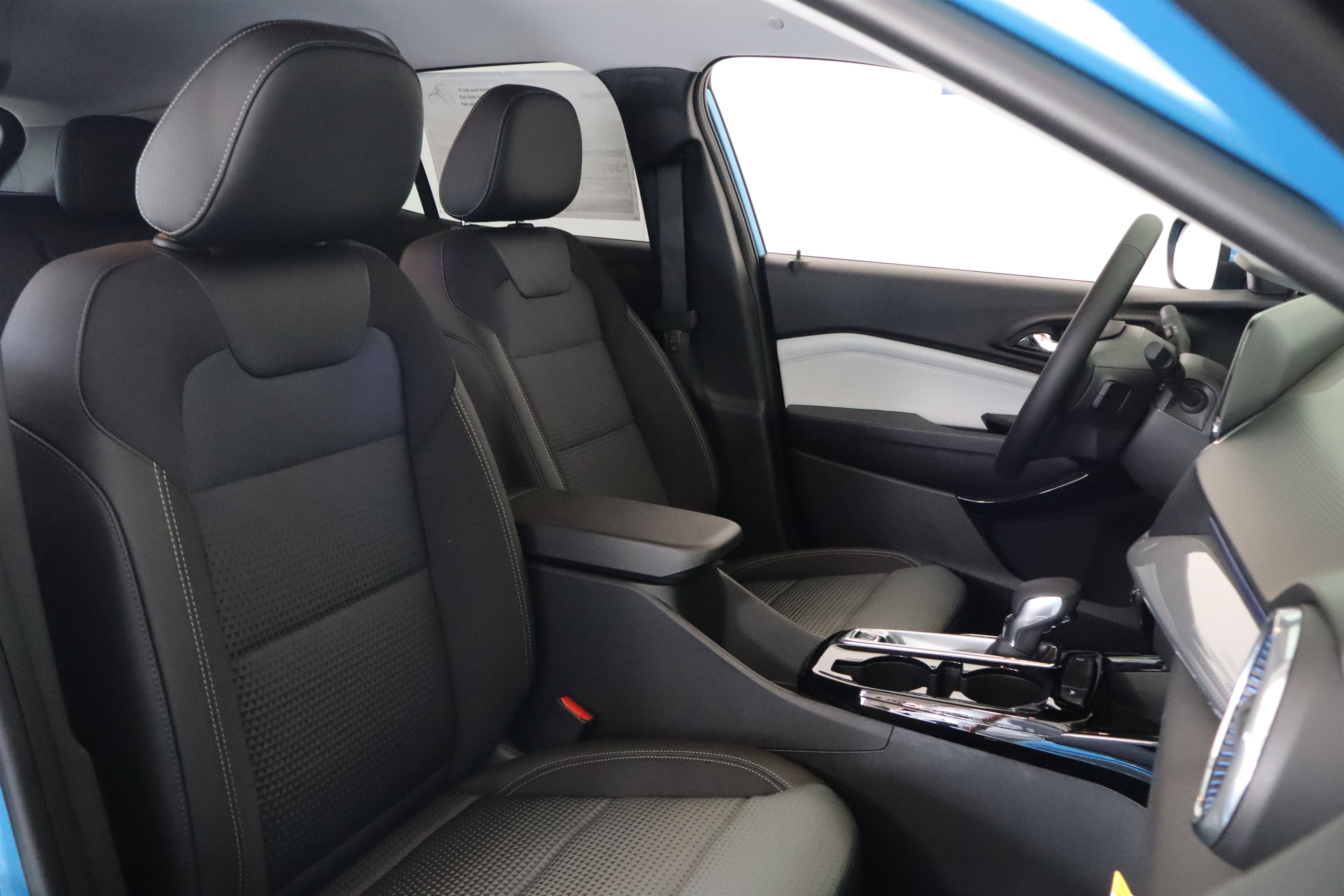 New 2026 Chevrolet Trax LT w/ Driver Confidence Package FWD image 21