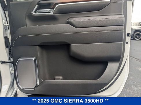 New 2025 GMC Sierra 3500 Denali w/ Denali Reserve Package image 34