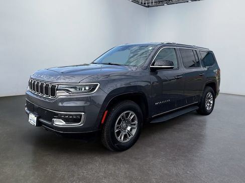 Used 2023 Jeep Wagoneer 4WD image 1