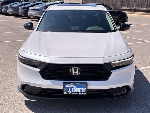 Certified 2025 Honda Accord SE image 9