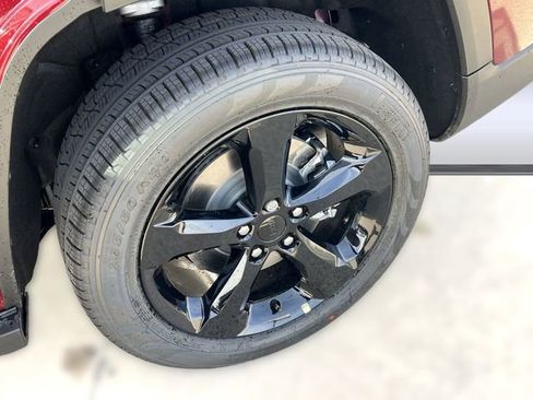 New 2025 Jeep Grand Cherokee L Limited w/ Luxury Tech Group II image 10