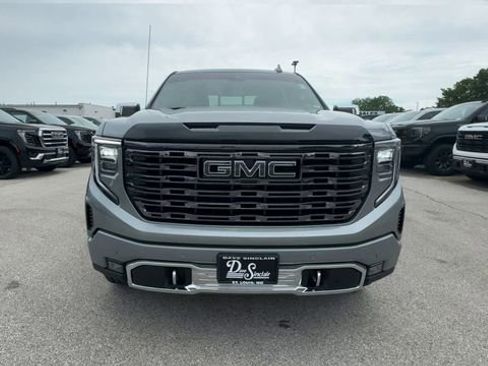 Used 2025 GMC Sierra 1500 Denali Ultimate AWD/4WD image 3