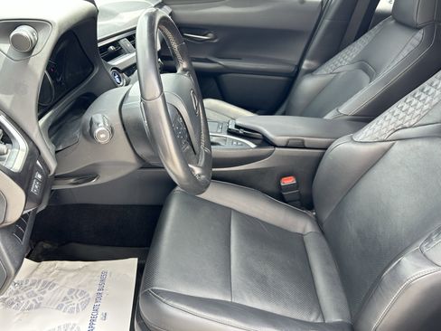 Used 2019 Lexus UX 250h w/ Premium Package AWD/4WD image 16