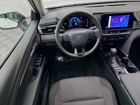 Used 2025 Toyota Camry LE image 21