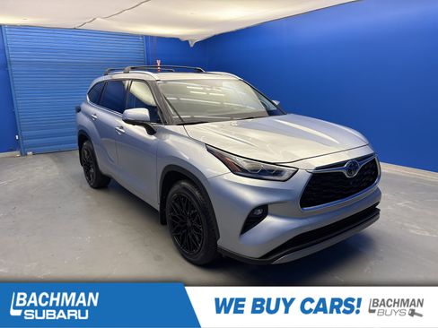 Used 2023 Toyota Highlander Platinum AWD/4WD image 1