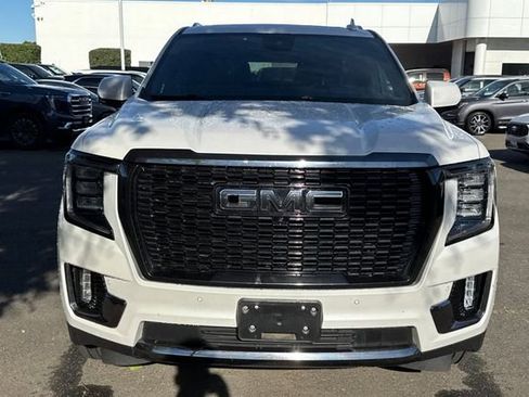 Used 2023 GMC Yukon Denali Ultimate AWD/4WD image 3