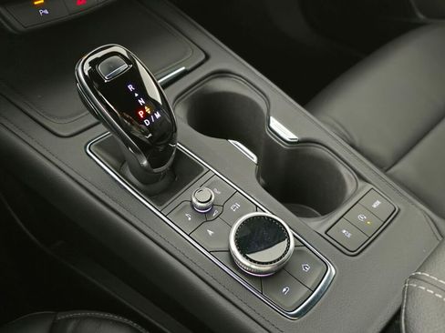 Used 2024 Cadillac XT4 Premium Luxury image 31