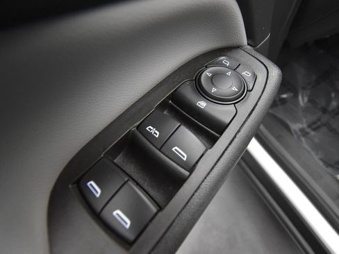 Used 2024 Chevrolet Equinox LS image 14