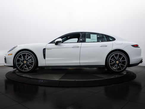 Certified 2022 Porsche Panamera 4 image 2