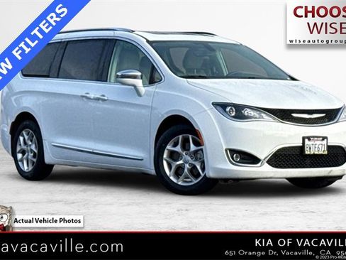 Used 2020 Chrysler Pacifica Limited image 1