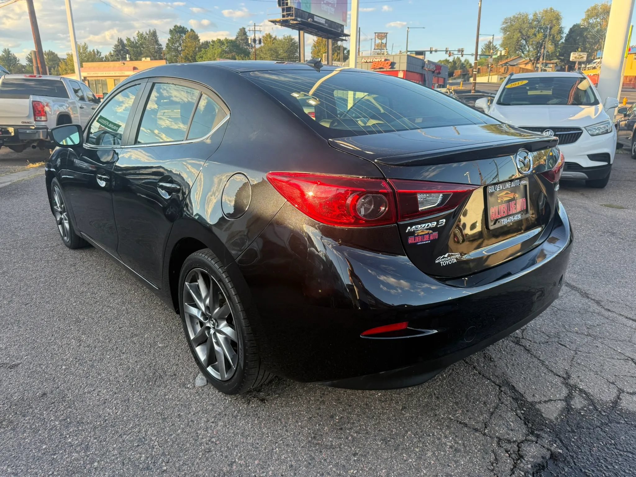 Used 2018 MAZDA MAZDA3 Touring FWD image 8
