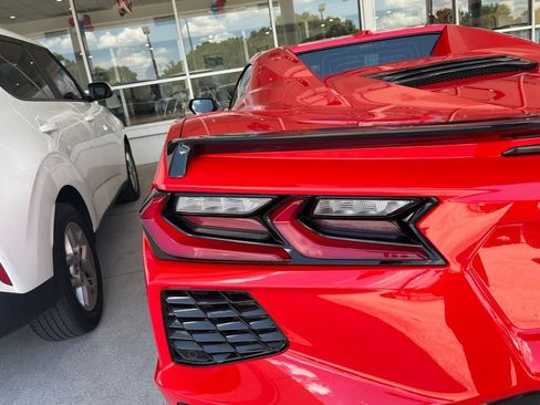 Used 2023 Chevrolet Corvette Stingray Premium Conv w/ Z51 Performance Package RWD image 12