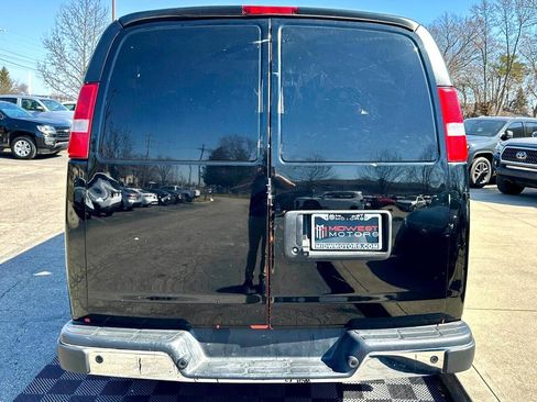 Used 2018 Chevrolet Express 2500 w/ Driver Convenience Package image 5