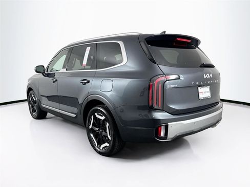 Used 2024 Kia Telluride EX w/ EX Captain's Chair Package AWD/4WD image 13