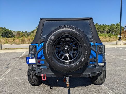 Used 2015 Jeep Wrangler Sport image 14