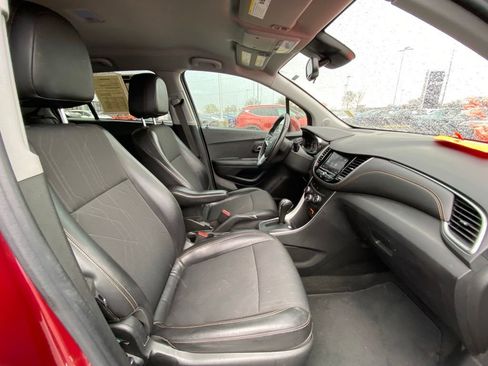 Used 2021 Chevrolet Trax LT w/ Driver Confidence Package image 25