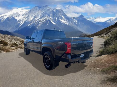 Used 2024 Toyota Tacoma TRD Off-Road w/ TRD Off Road Upgrade Package image 3