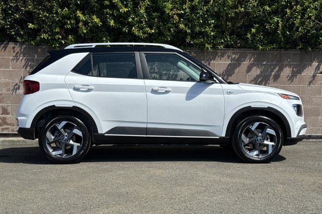 New 2026 Hyundai Venue SEL FWD image 5