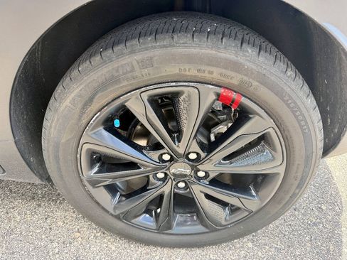 Used 2023 Chevrolet Bolt EUV Premier w/ Redline Edition FWD image 15