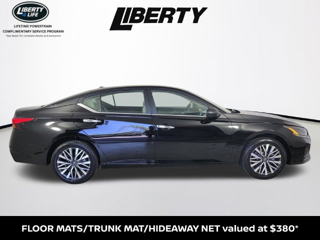 Used 2025 Nissan Altima 2.5 SV AWD/4WD image 2