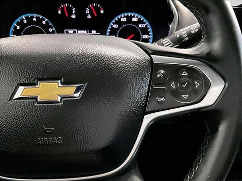 Used 2023 Chevrolet Traverse LT FWD image 21