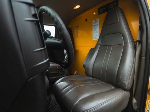 Used 2020 GMC Savana 3500 w/ Driver Convenience Package image 11