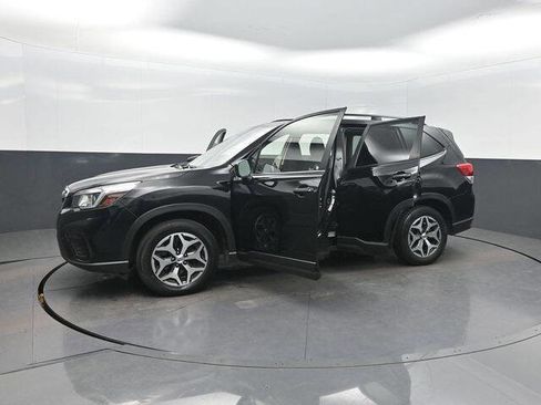 Used 2020 Subaru Forester Premium image 38