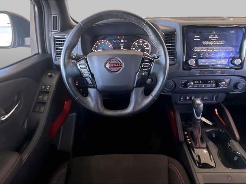 Used 2022 Nissan Frontier Pro-X RWD image 6
