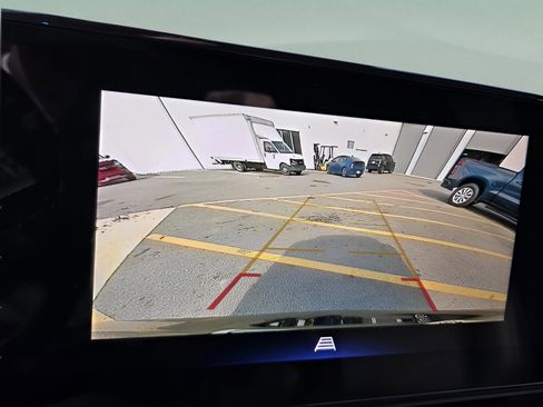 Used 2024 Chevrolet Trax RS image 36