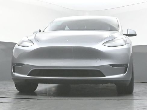 Used 2024 Tesla Model Y Performance AWD/4WD image 47
