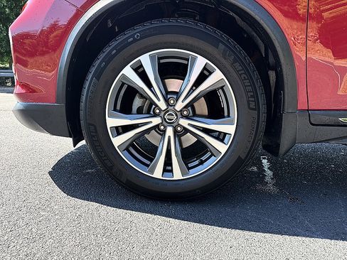 Used 2017 Nissan Rogue SL w/ SL Premium Package FWD image 9