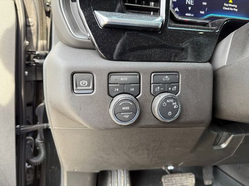 Used 2025 Chevrolet Silverado 1500 LT image 20