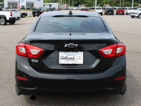 Used 2018 Chevrolet Cruze LS FWD image 17