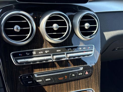 Used 2017 Mercedes-Benz GLC 300 4MATIC image 7