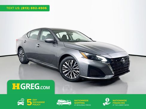 Used 2023 Nissan Altima 2.5 SV FWD image 1