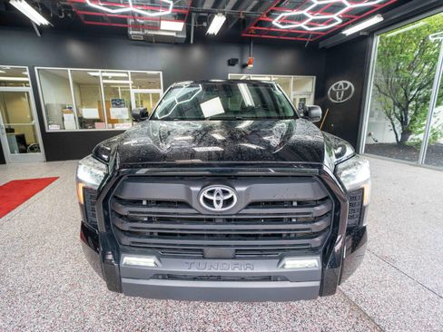 Used 2022 Toyota Tundra SR5 w/ Convenience Package image 6