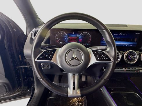 Used 2025 Mercedes-Benz GLA 250 image 13