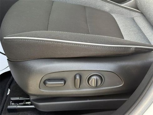 Used 2022 Chevrolet TrailBlazer LT w/ Convenience Package image 19