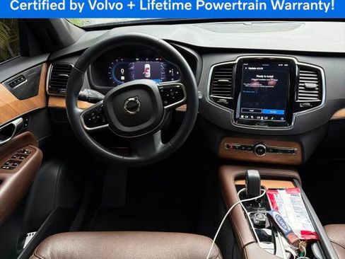 Used 2023 Volvo XC90 B6 Plus image 3