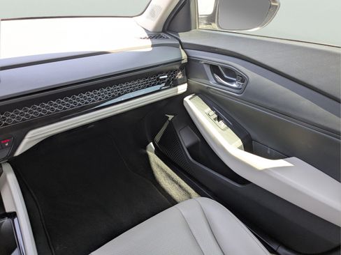 Used 2023 Honda Accord EX-L image 14