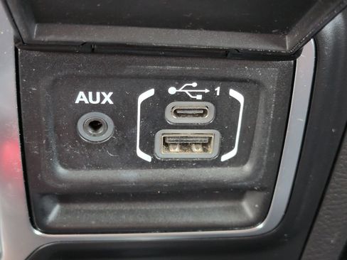 Used 2023 Jeep Wrangler Unlimited Sahara AWD/4WD image 22