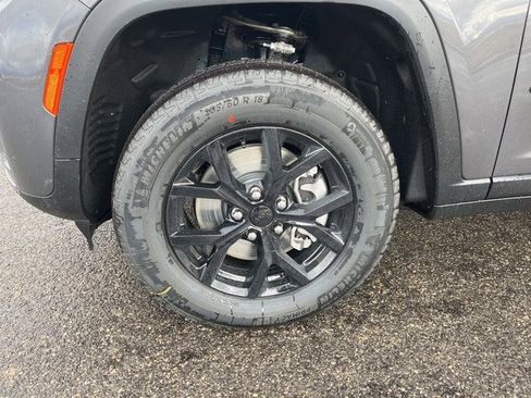 New 2026 Jeep Grand Cherokee L 4WD image 9
