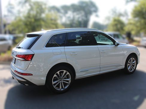 Used 2025 Audi Q7 3.0T Premium AWD/4WD image 14