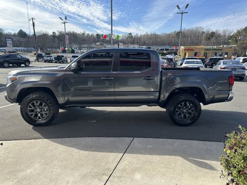 Used 2023 Toyota Tacoma SR5 image 7