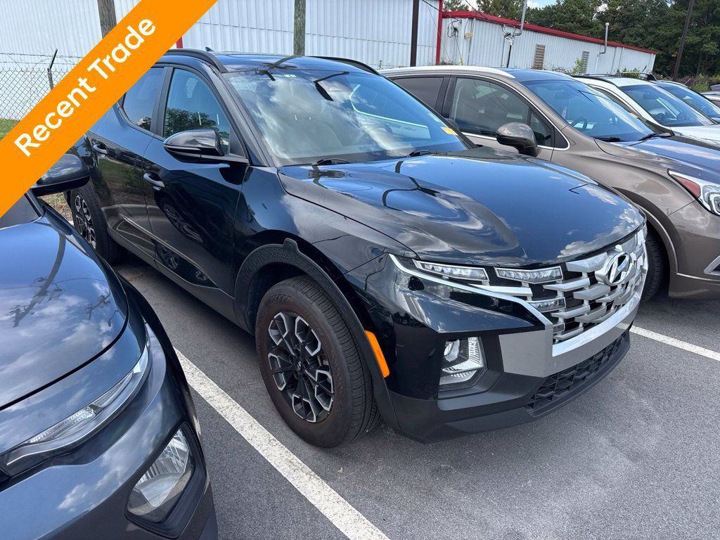 Used 2023 Hyundai Santa Cruz SEL w/ Activity Package AWD/4WD image 2